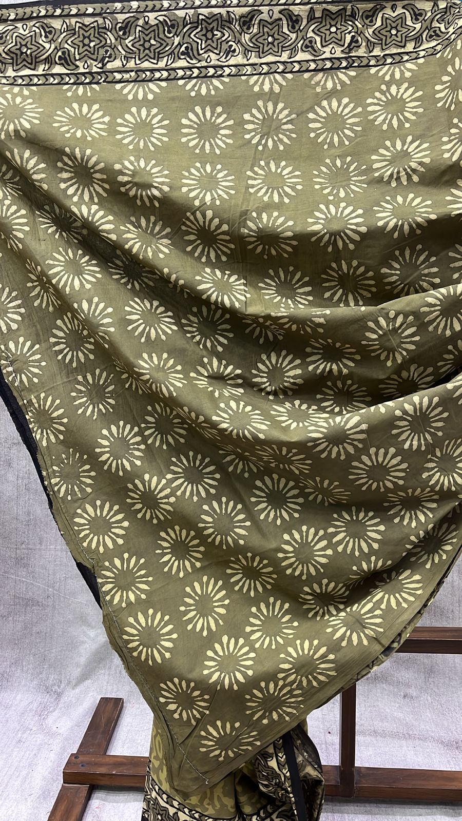 Olive HBP Cotton Saree - SROCS2035