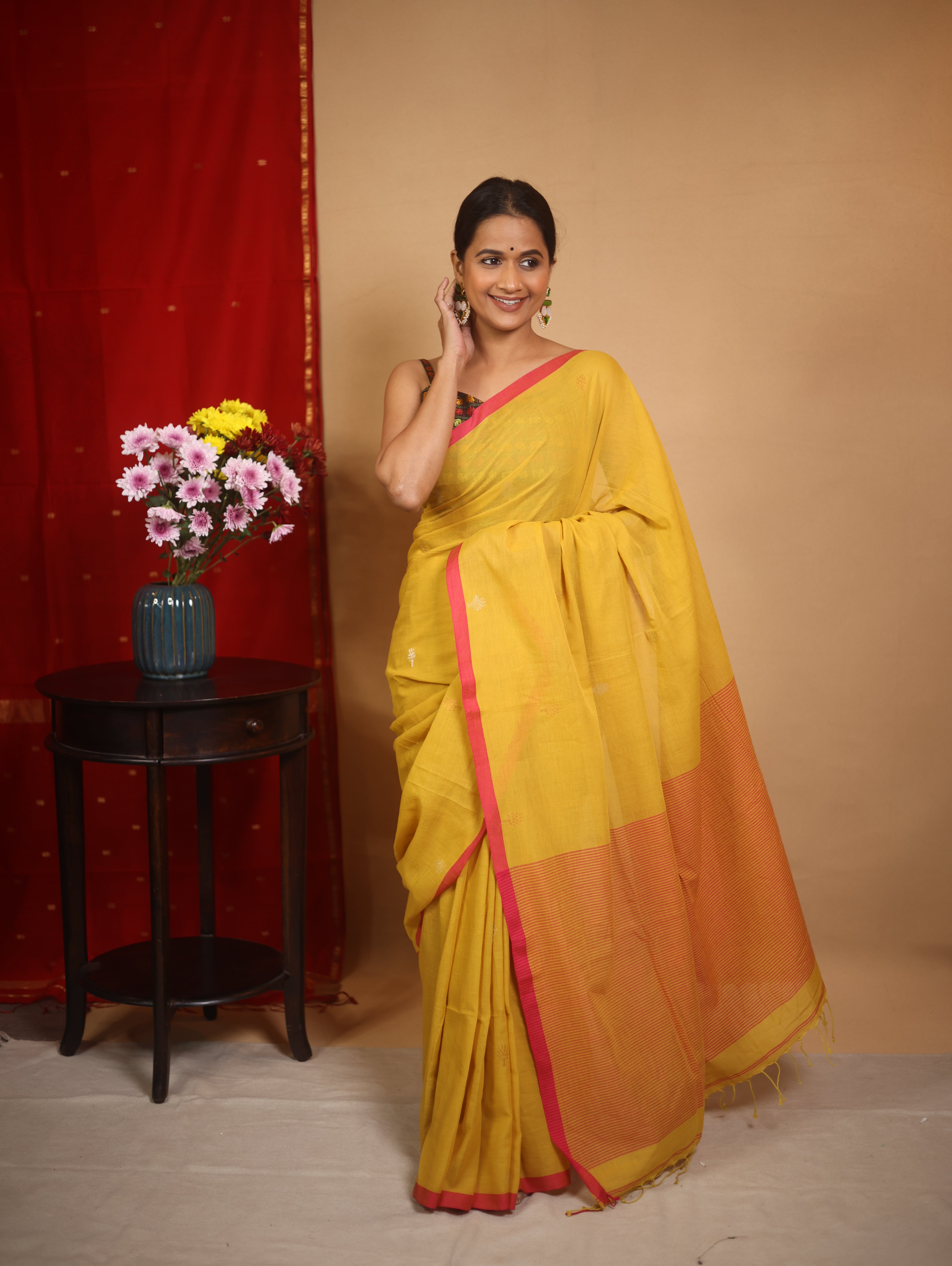 Musturd Bengal Cotton Jamdani Saree - SRMBCJS175