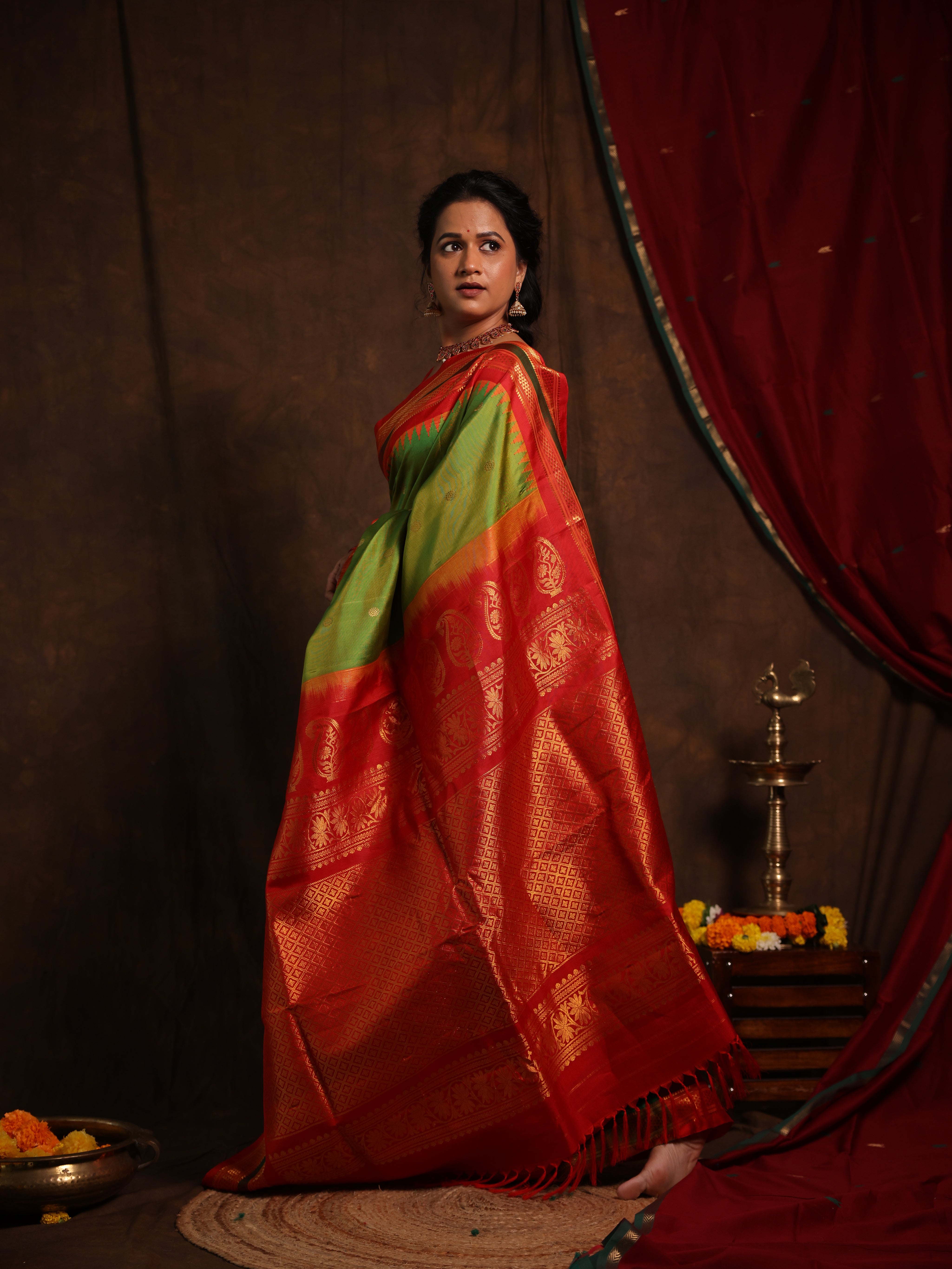 Two Tone Green Gadwal Silk Saree - SRTTGGSS622