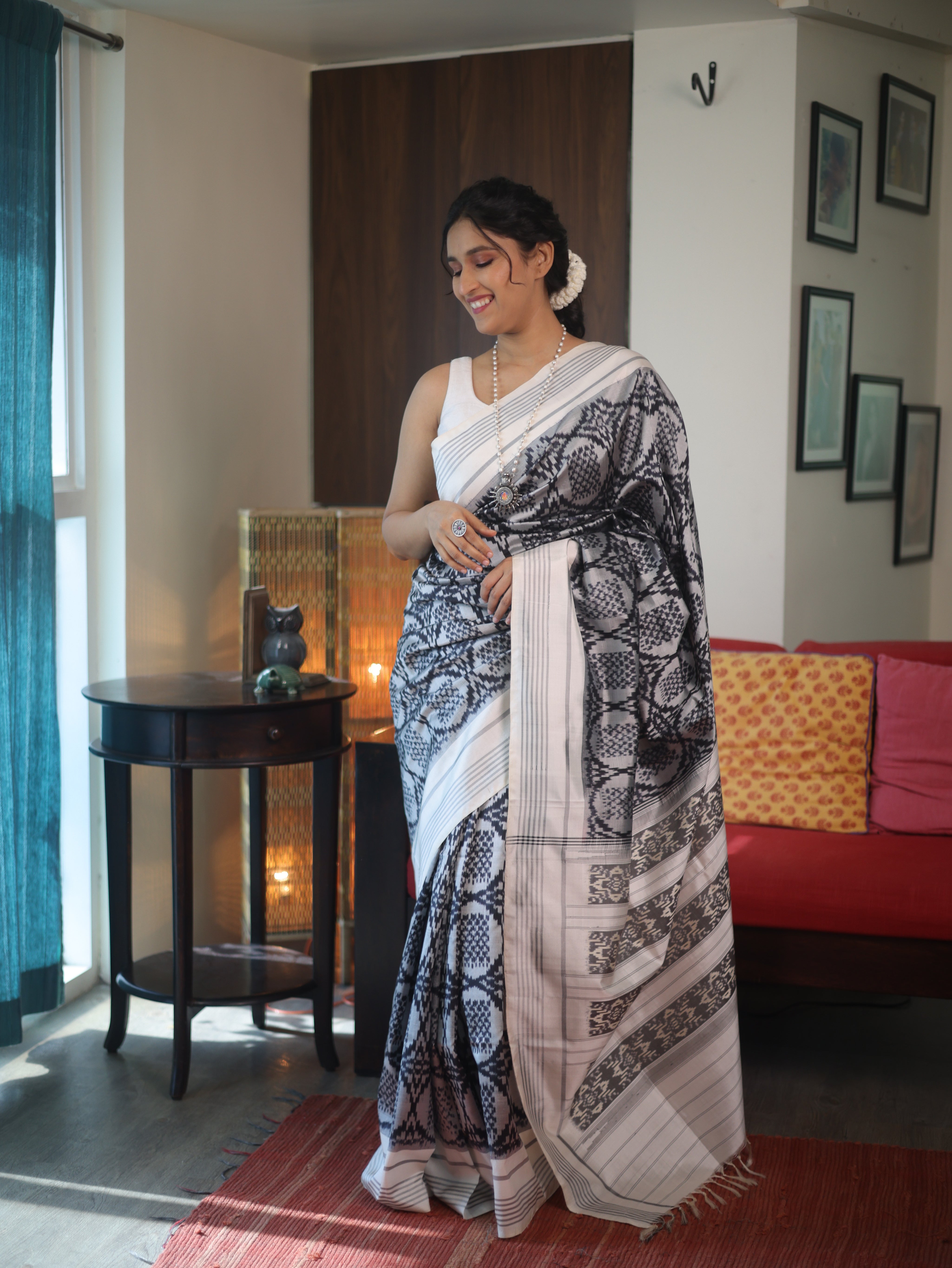 Cream White Pochampalli Silk Ikat Saree - SRCWPSIS241