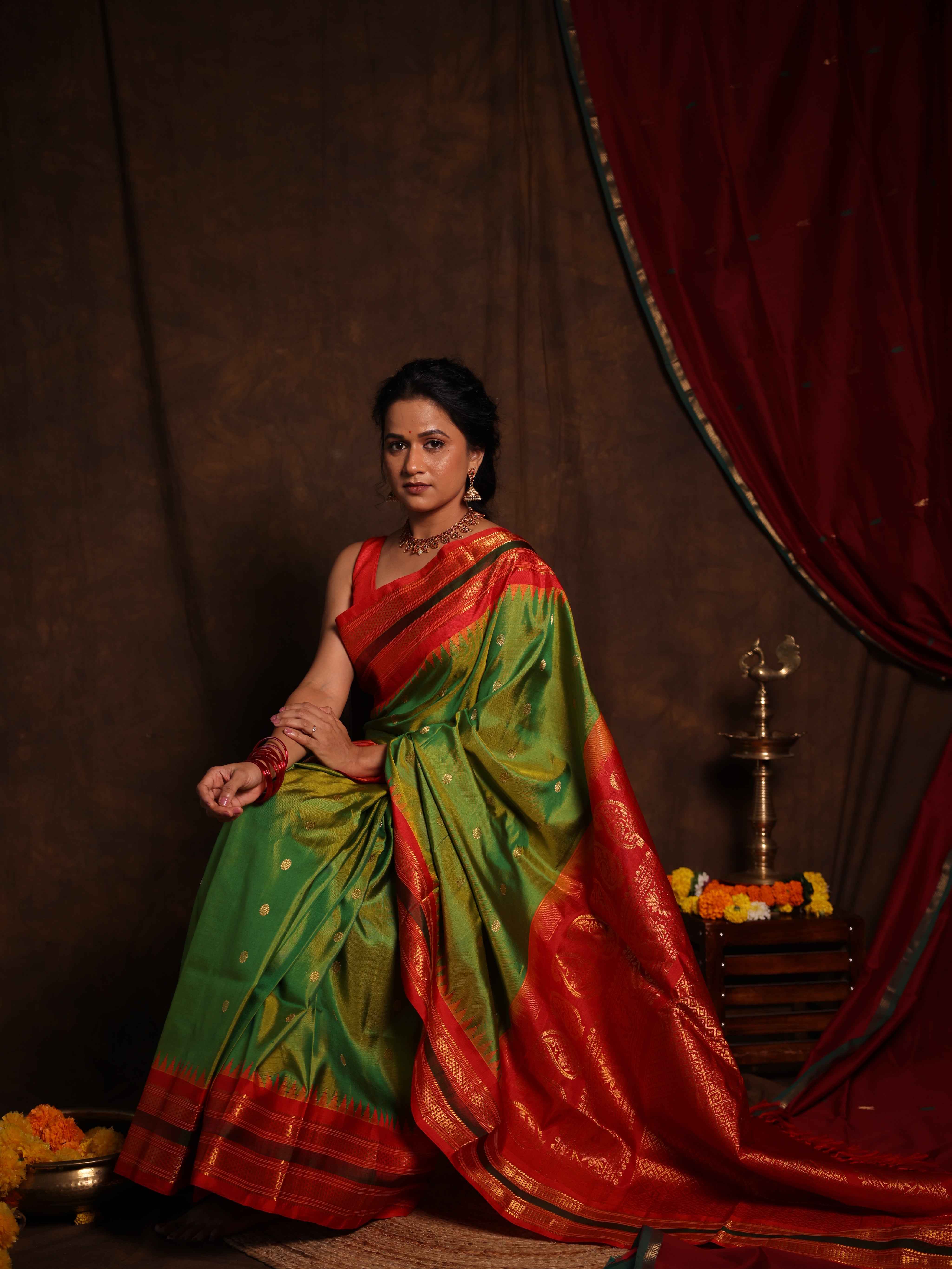 Two Tone Green Gadwal Silk Saree - SRTTGGSS622