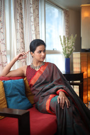 Green Plain Linen Saree With Pink Tassels - SRGPLS299