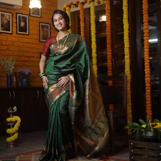 Dark Green Kanjeevaram Silk Saree - SRDGKSS567