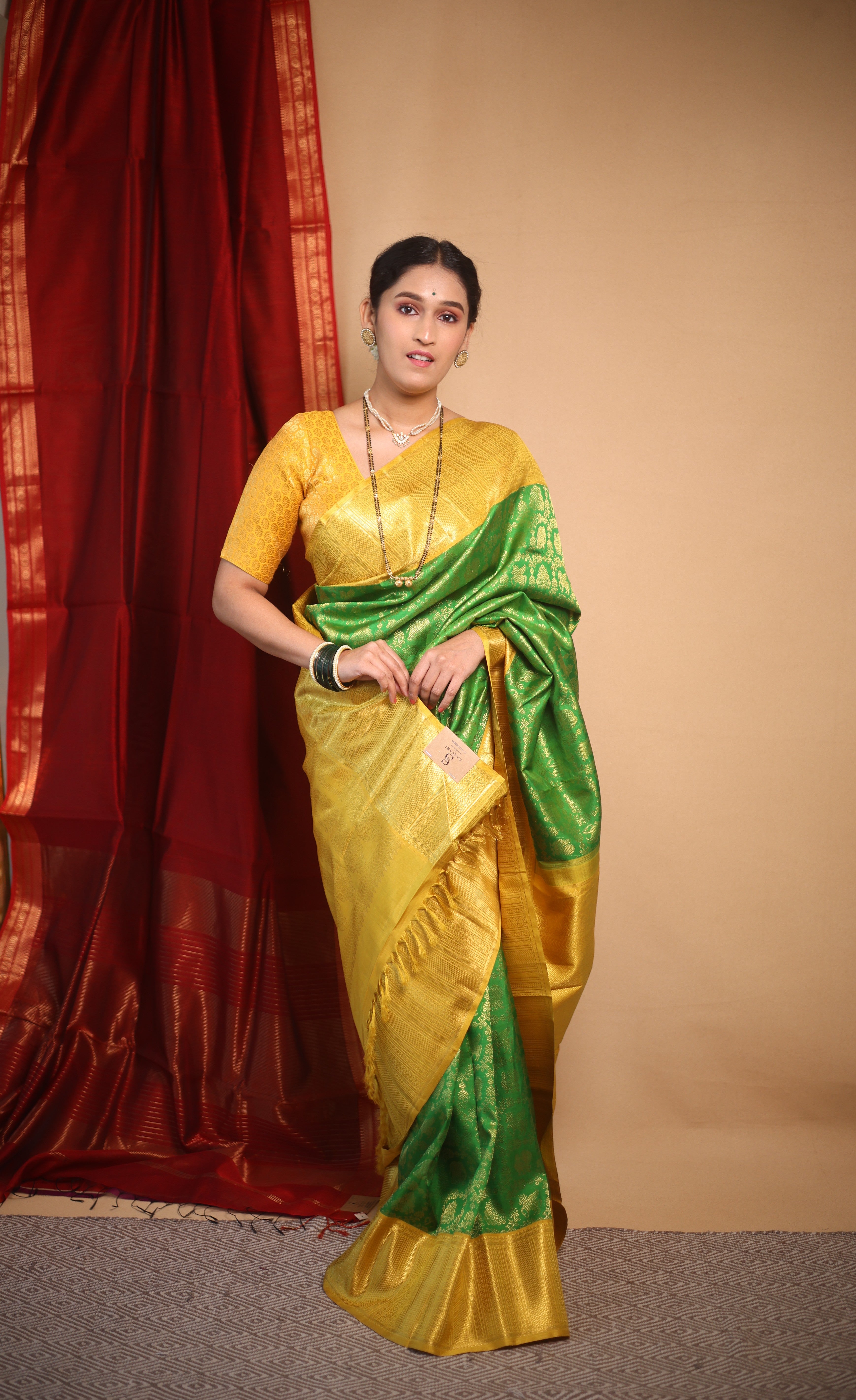 Vasudha Kanjivaram Silk Saree - Saavari - SSVKSS96