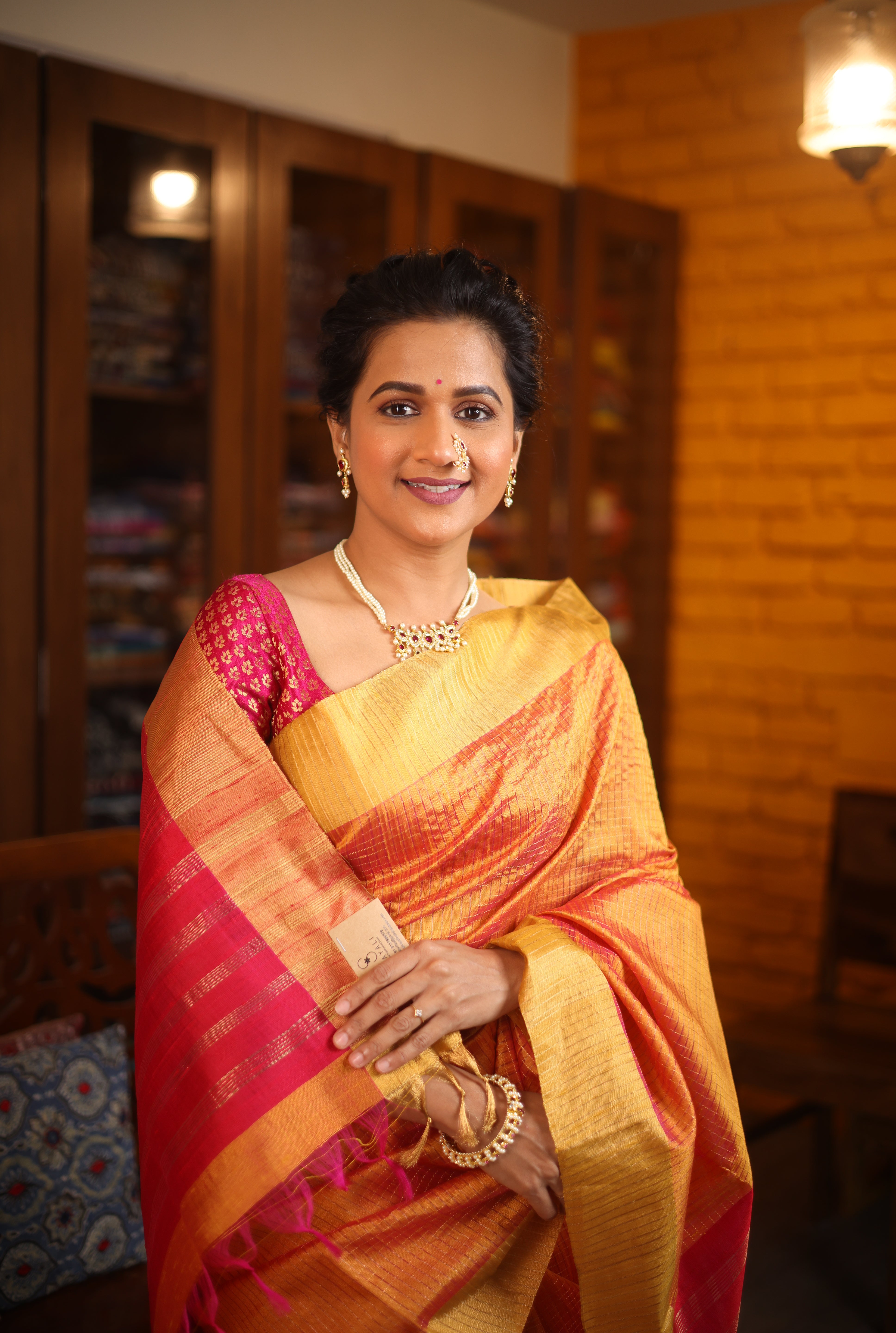 Two Tone Orange Raw Silk Saree - SRTTORSS817