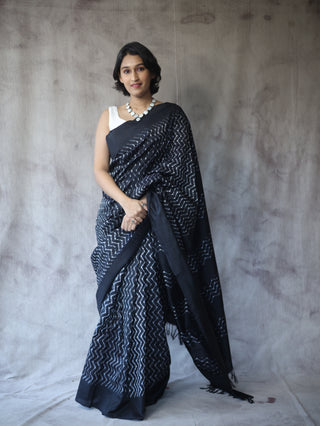 Black Pochampalli Silk Ikat Saree-SRBPSIS108