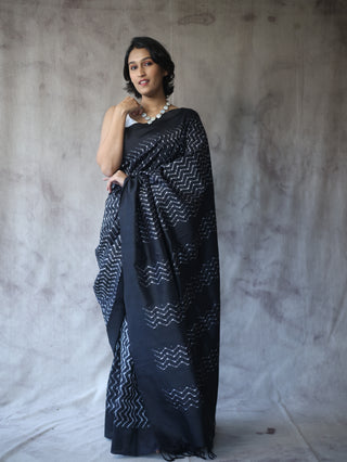 Black Pochampalli Silk Ikat Saree-SRBPSIS108