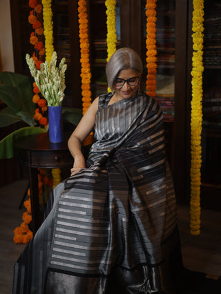 Grey Soft Silk Saree With Plain Black Pallu - SRGSSS148