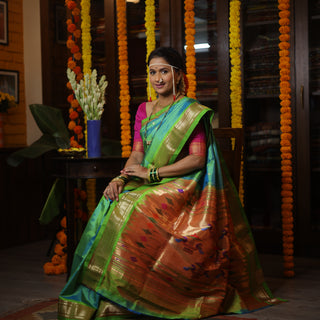 Two Tone Peacock Green Silk Paithani Saree - SRTTPGSPS361