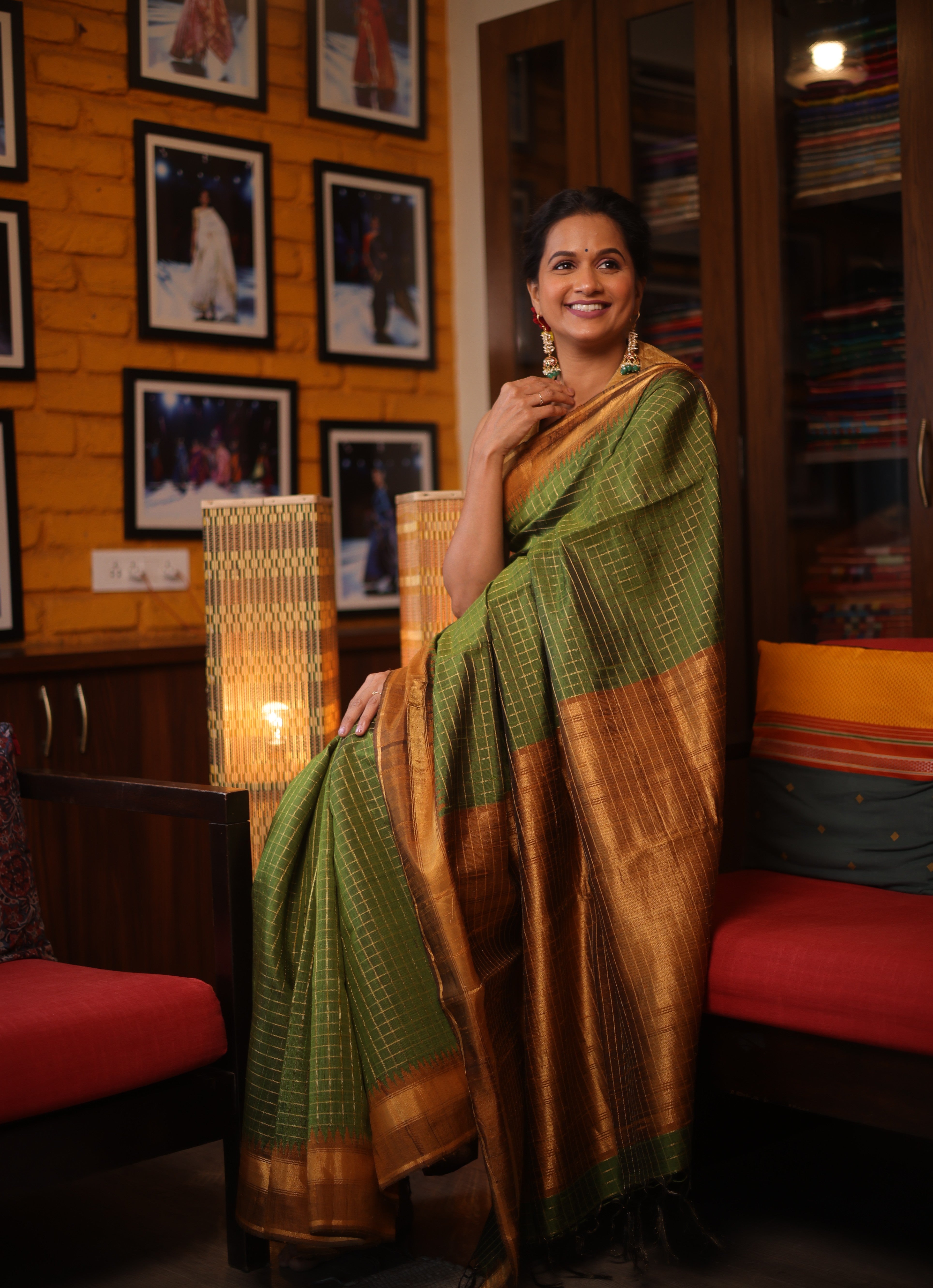 Mehendi Green Raw Silk Saree - SRMGRSS389