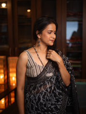 Cream & Black Sleeveless Cotton Round-Neck Blouse - SRCBRNB01