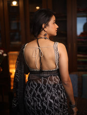 Cream & Black Sleeveless Cotton Round-Neck Blouse - SRCBRNB01