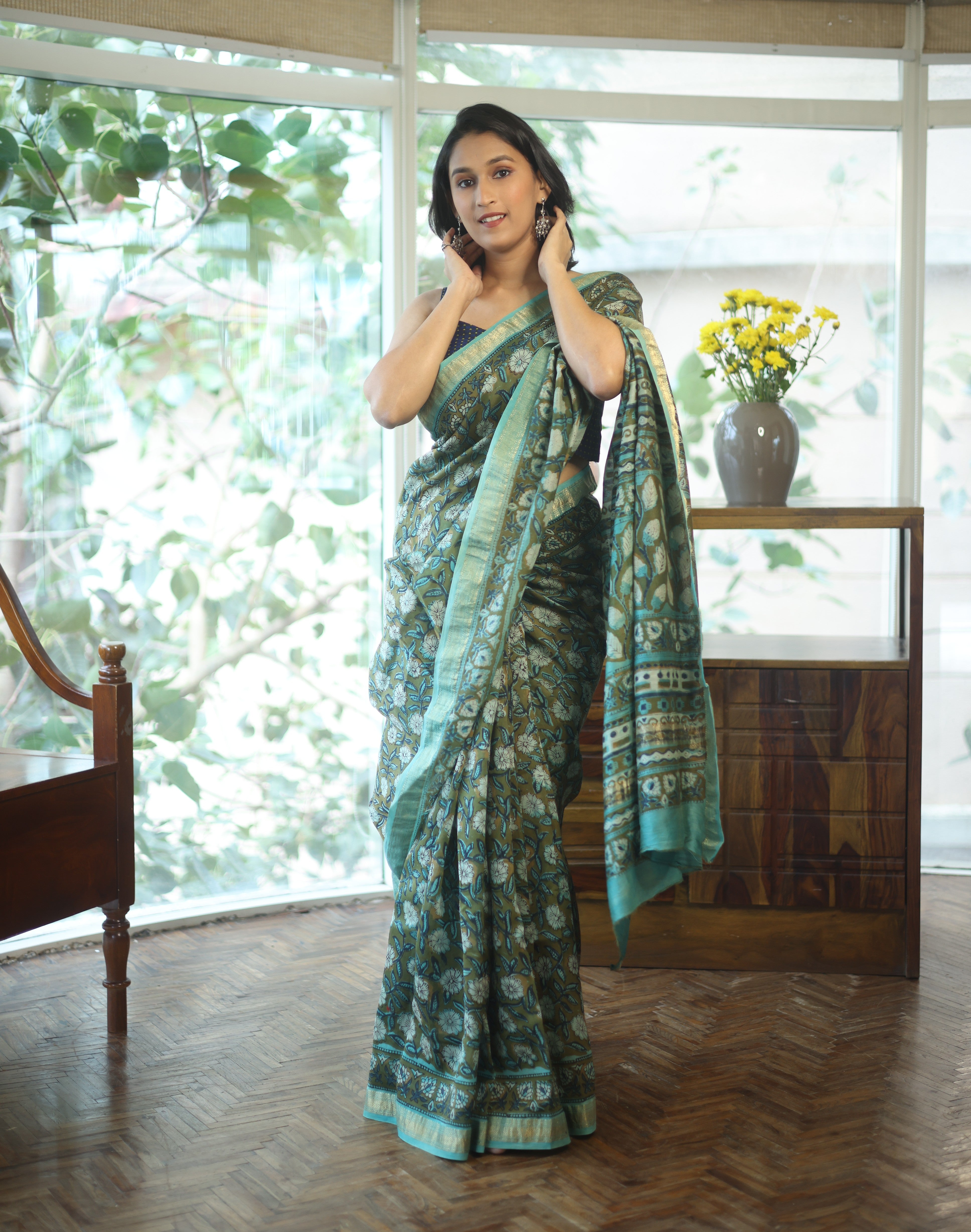 Green HBP Cotton Silk Saree With Maheshwari Border - SRGCSS1051