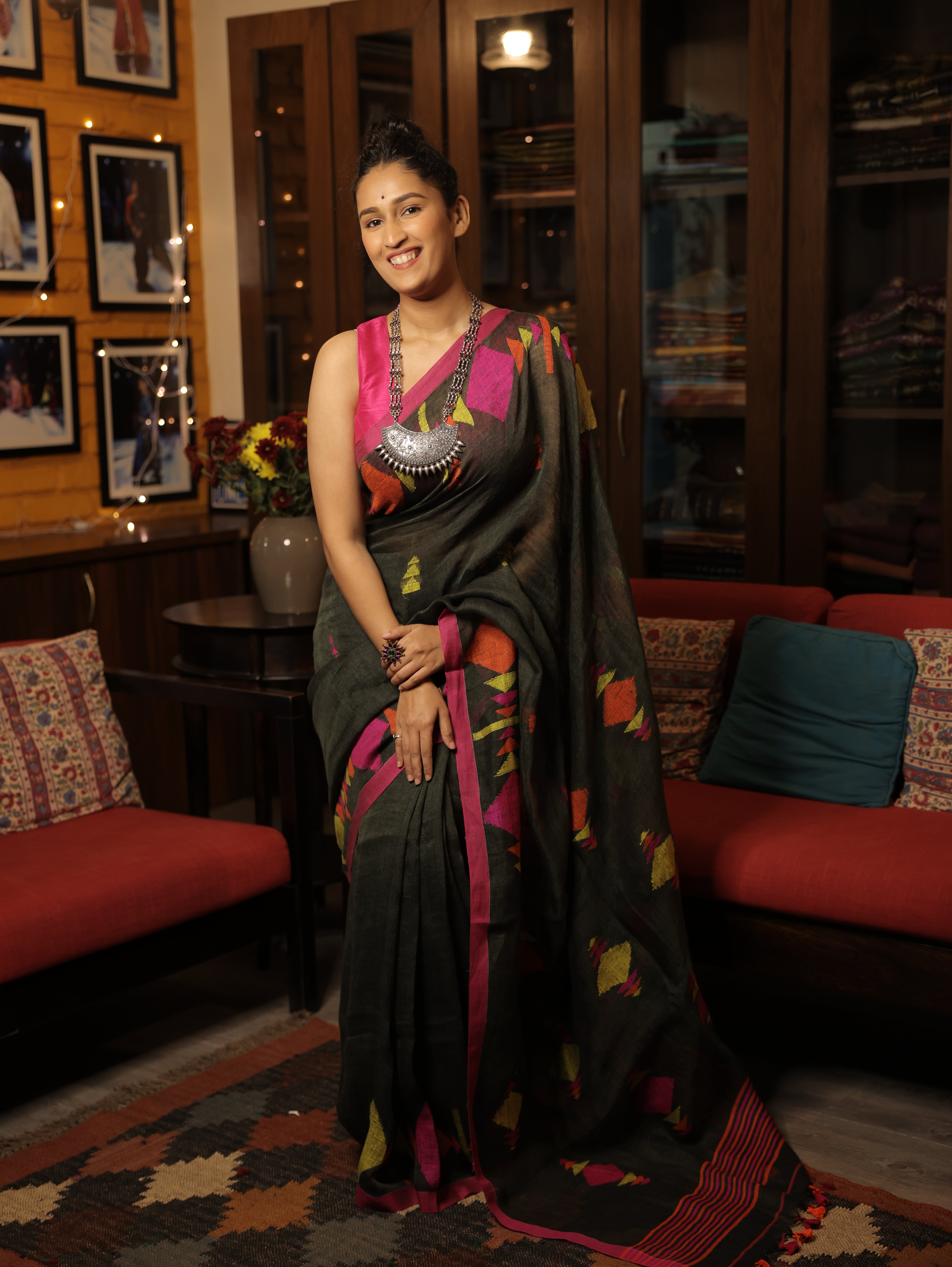 Moss Green Linen Jamdani Saree With Tassels - SRMGLJS351