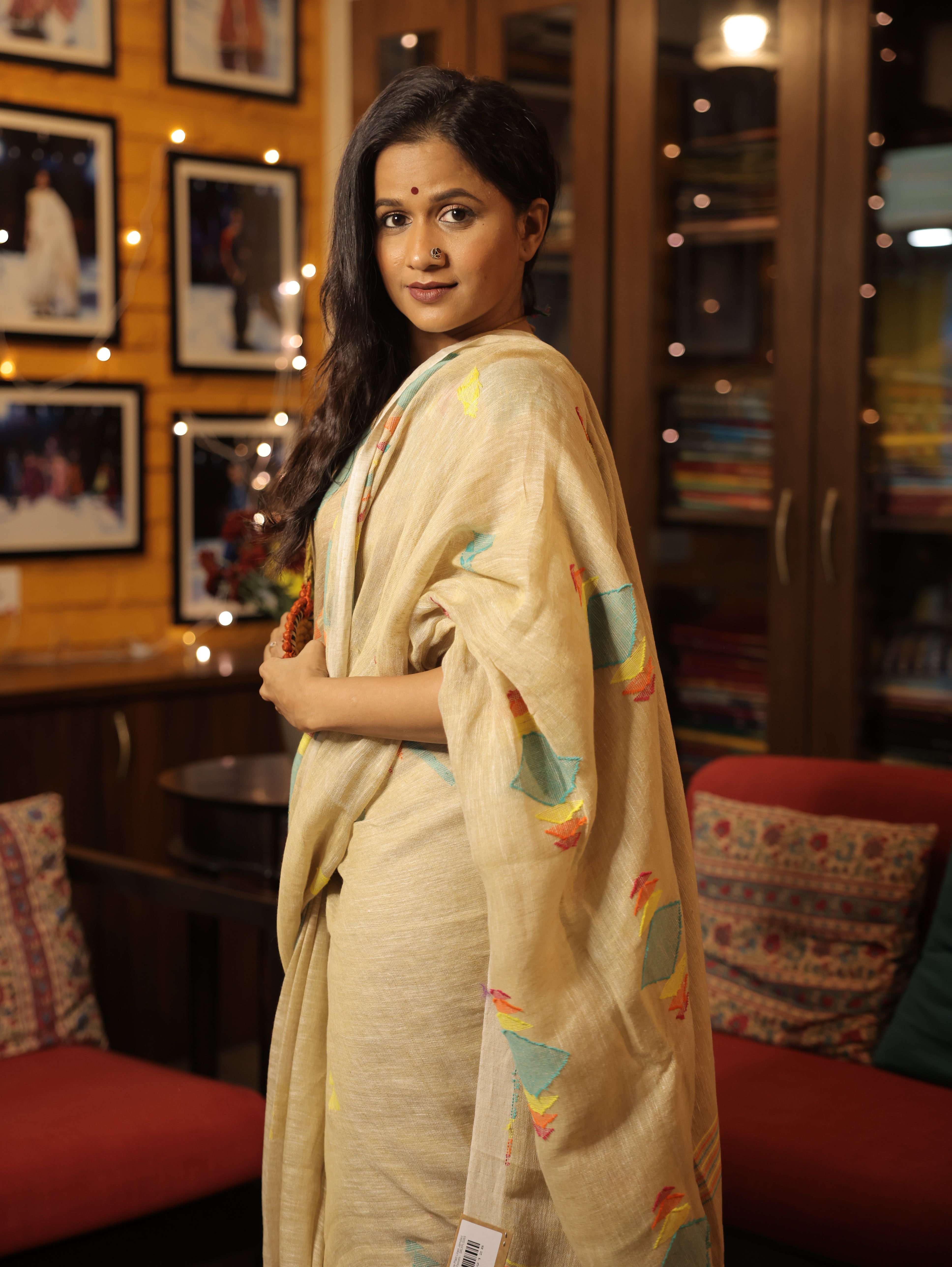 Light Yellow Linen Jamdani Saree With Tassels -  SRLYLS365