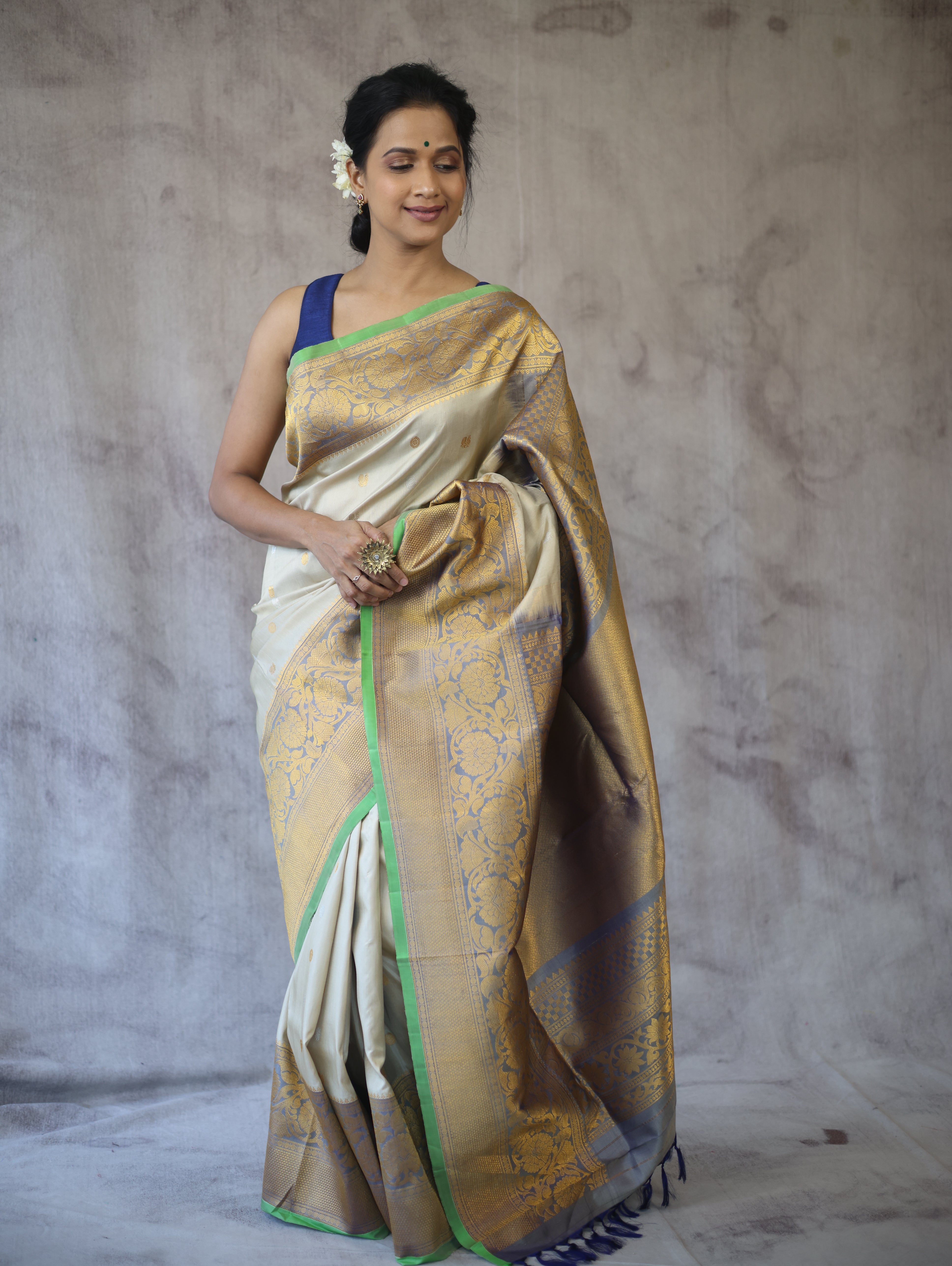 Cream Gadwal Silk Saree - SRCGSS294
