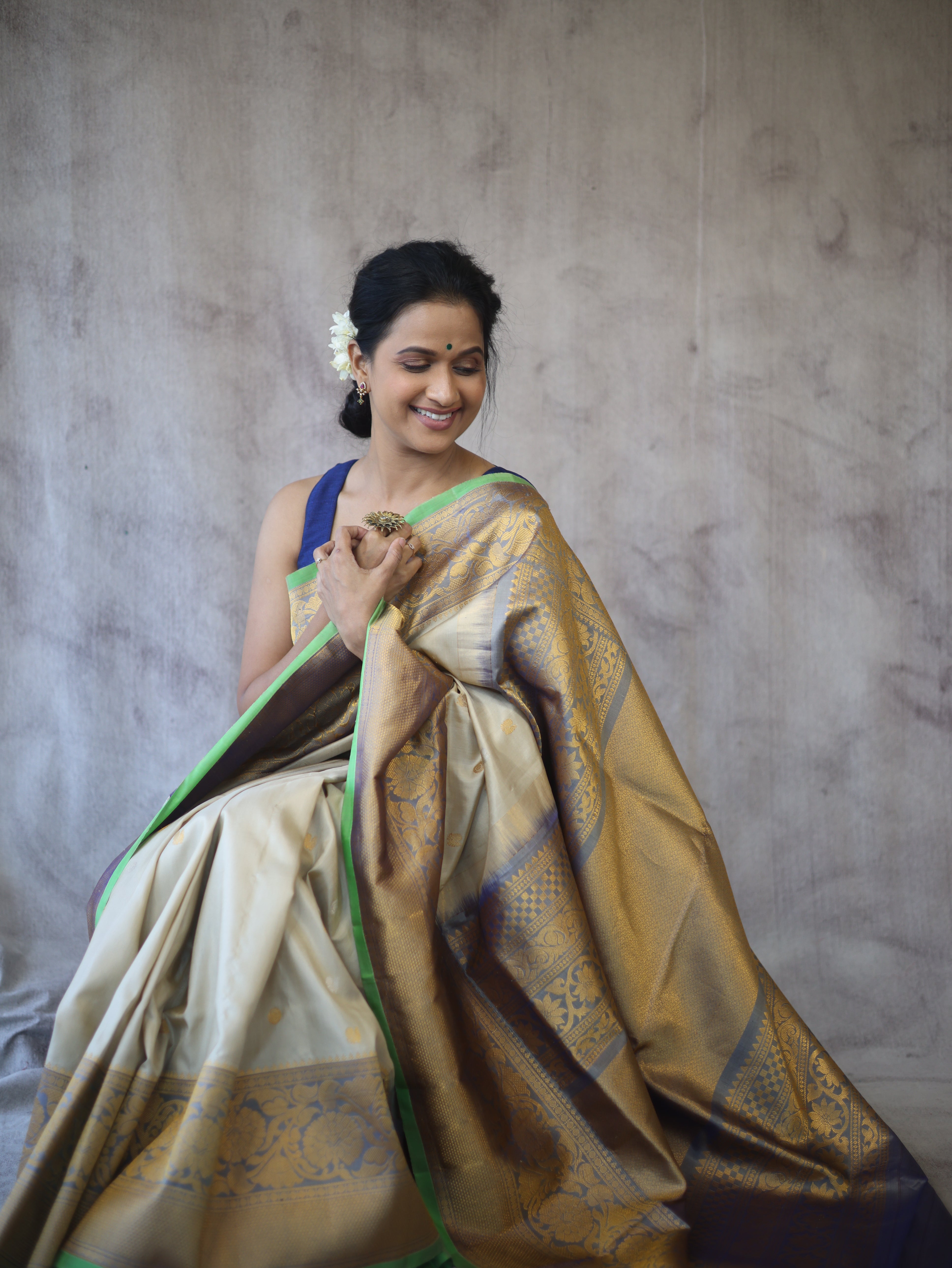 Cream Gadwal Silk Saree - SRCGSS294