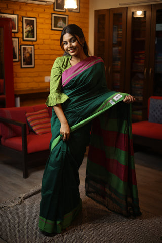 Plain Bottle Green Patteda Anchu Saree With Plain Parrot Green-Pink Border
