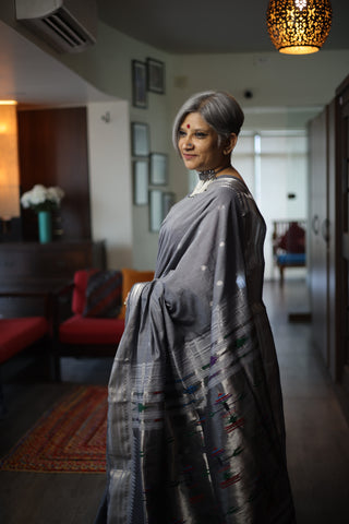 Grey Cotton Paithani Saree With Asawali Pallu - SRGCPS102