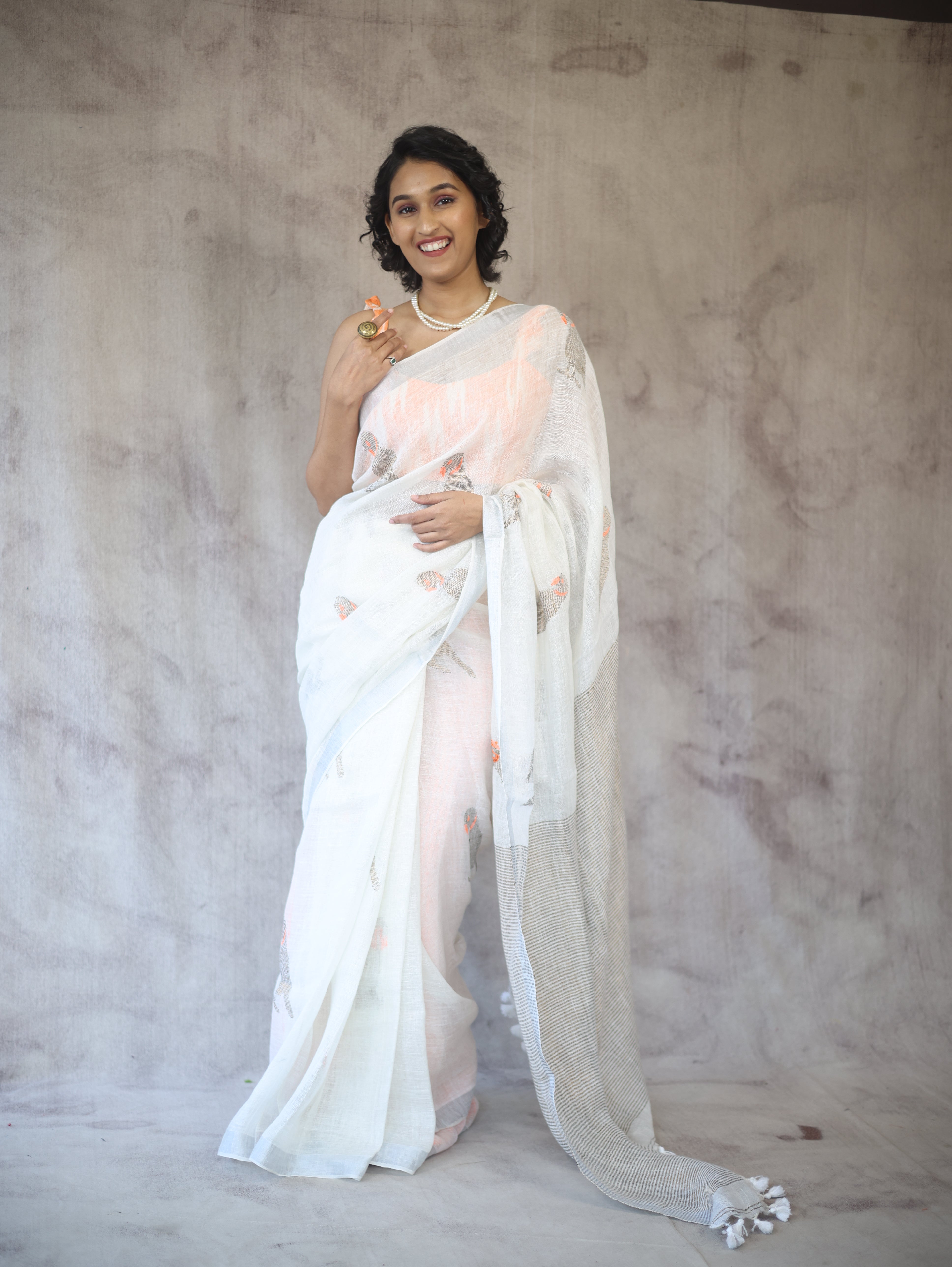 White Parrot Design Linen Jamdani Saree - SRWLJS212