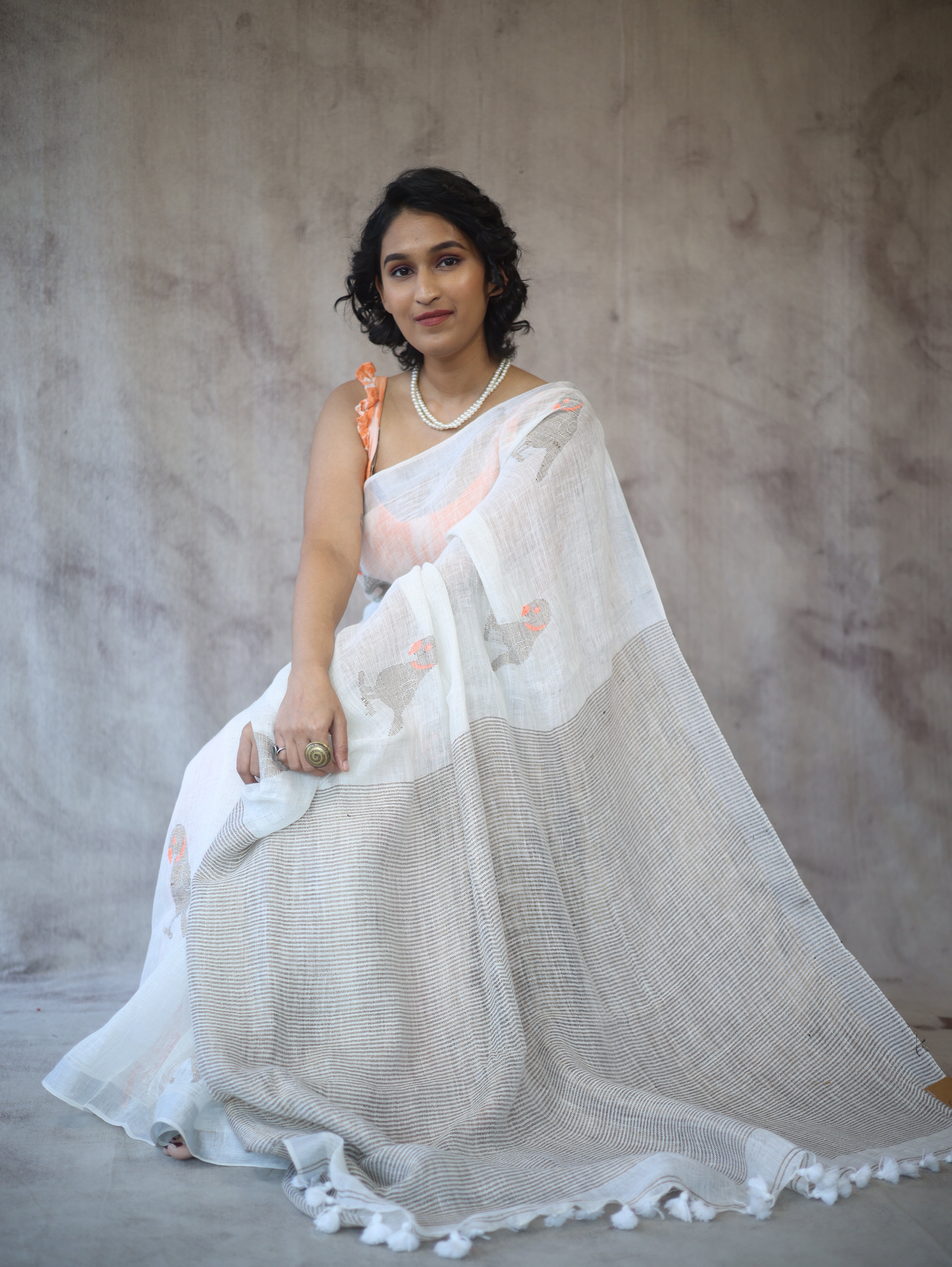 White Parrot Design Linen Jamdani Saree - SRWLJS212