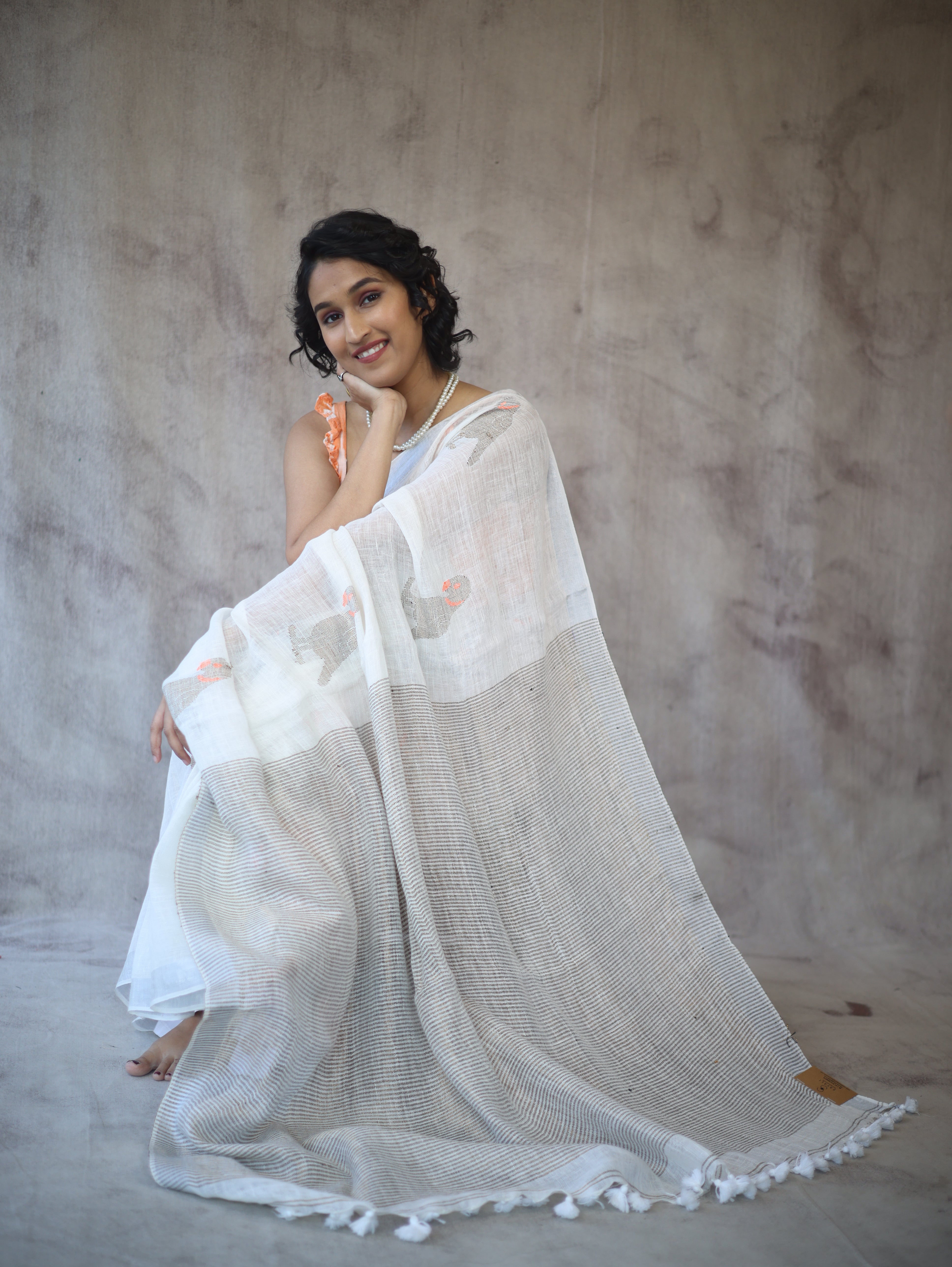 White Parrot Design Linen Jamdani Saree - SRWLJS212