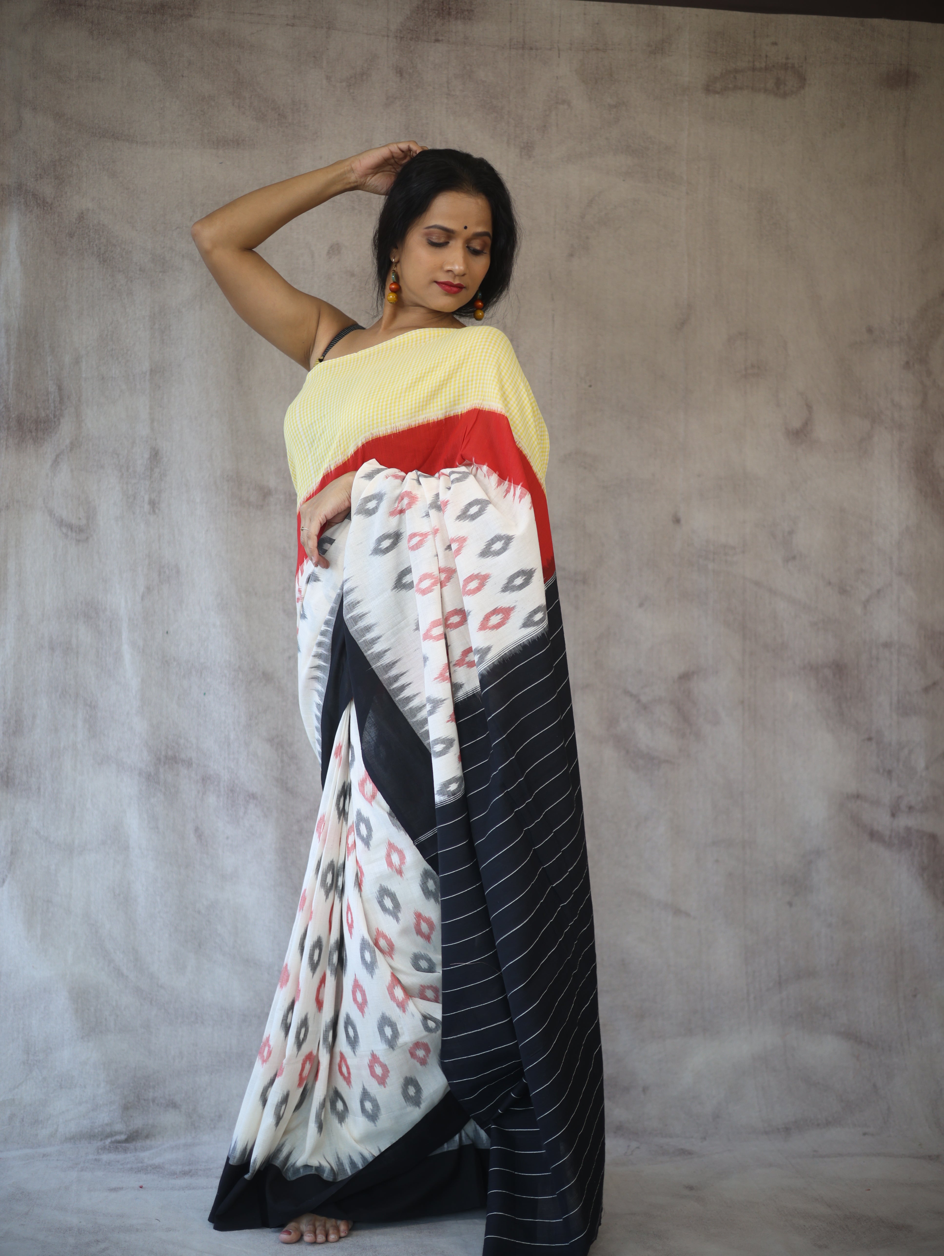 White Pochampalli Cotton Ikat Saree-SRWPCIS155