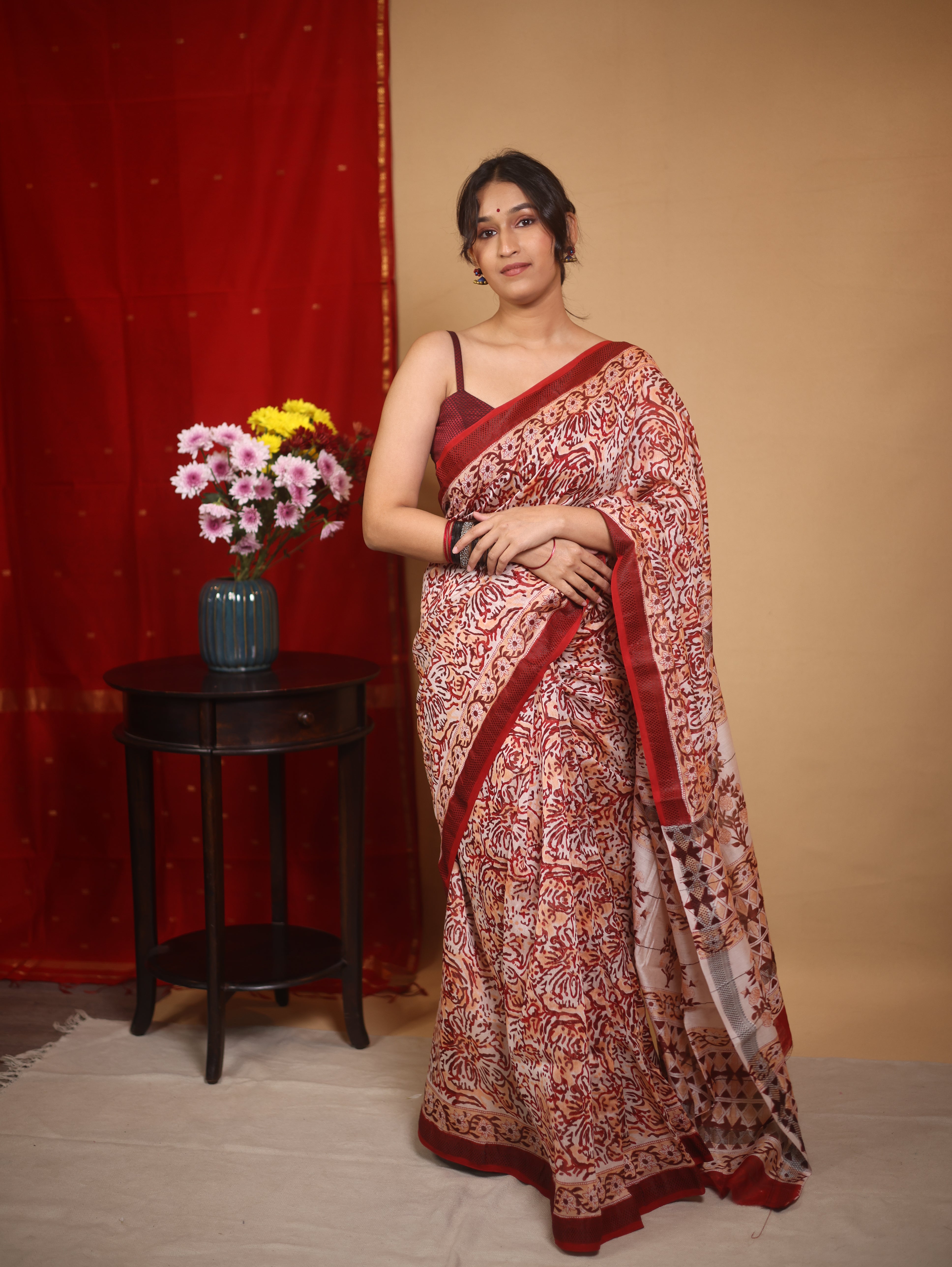 White-Peach HBP Cotton Silk Saree With Maheshwari Border - SRWPCSS1220
