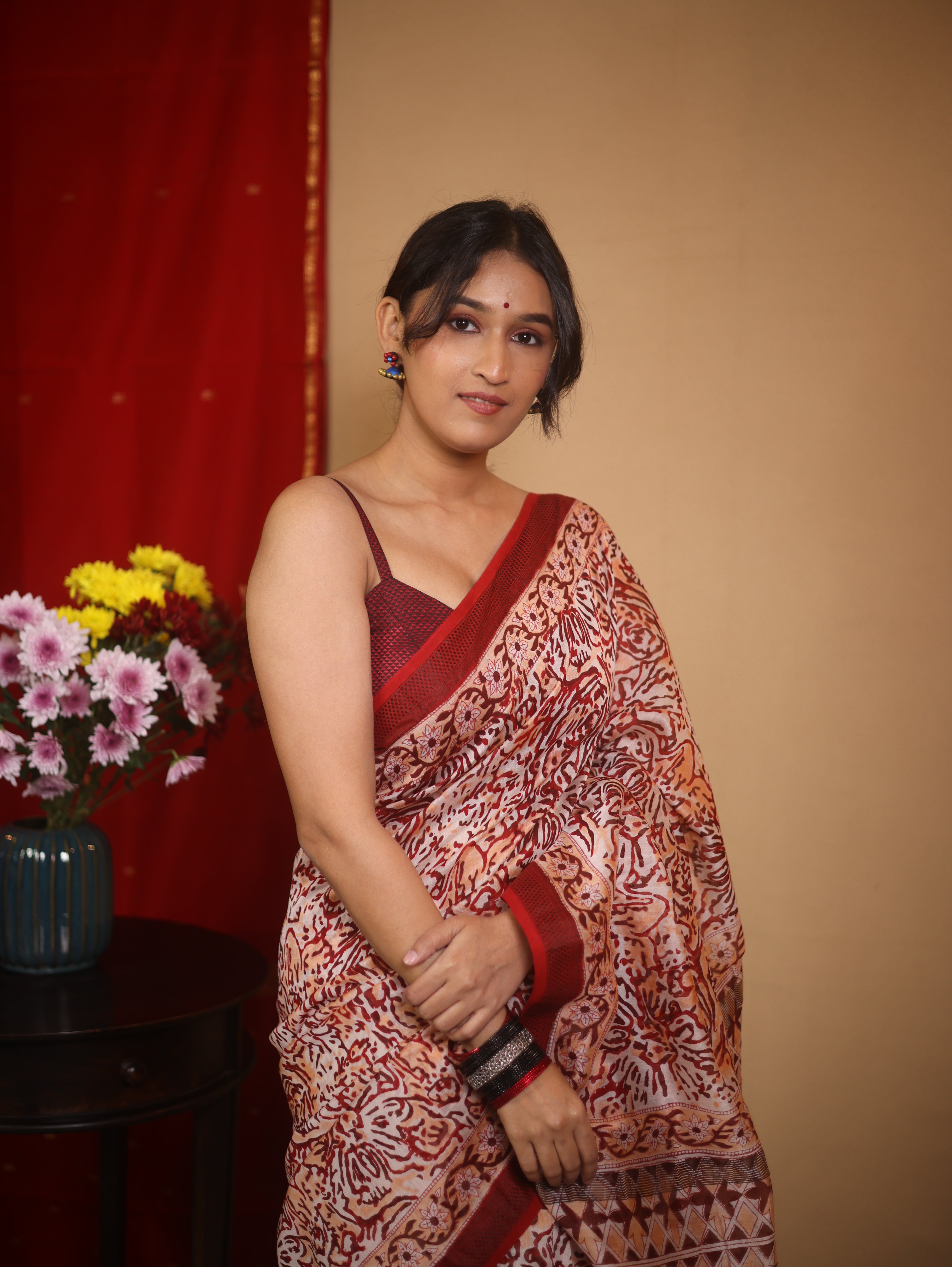 White-Peach HBP Cotton Silk Saree With Maheshwari Border - SRWPCSS1220