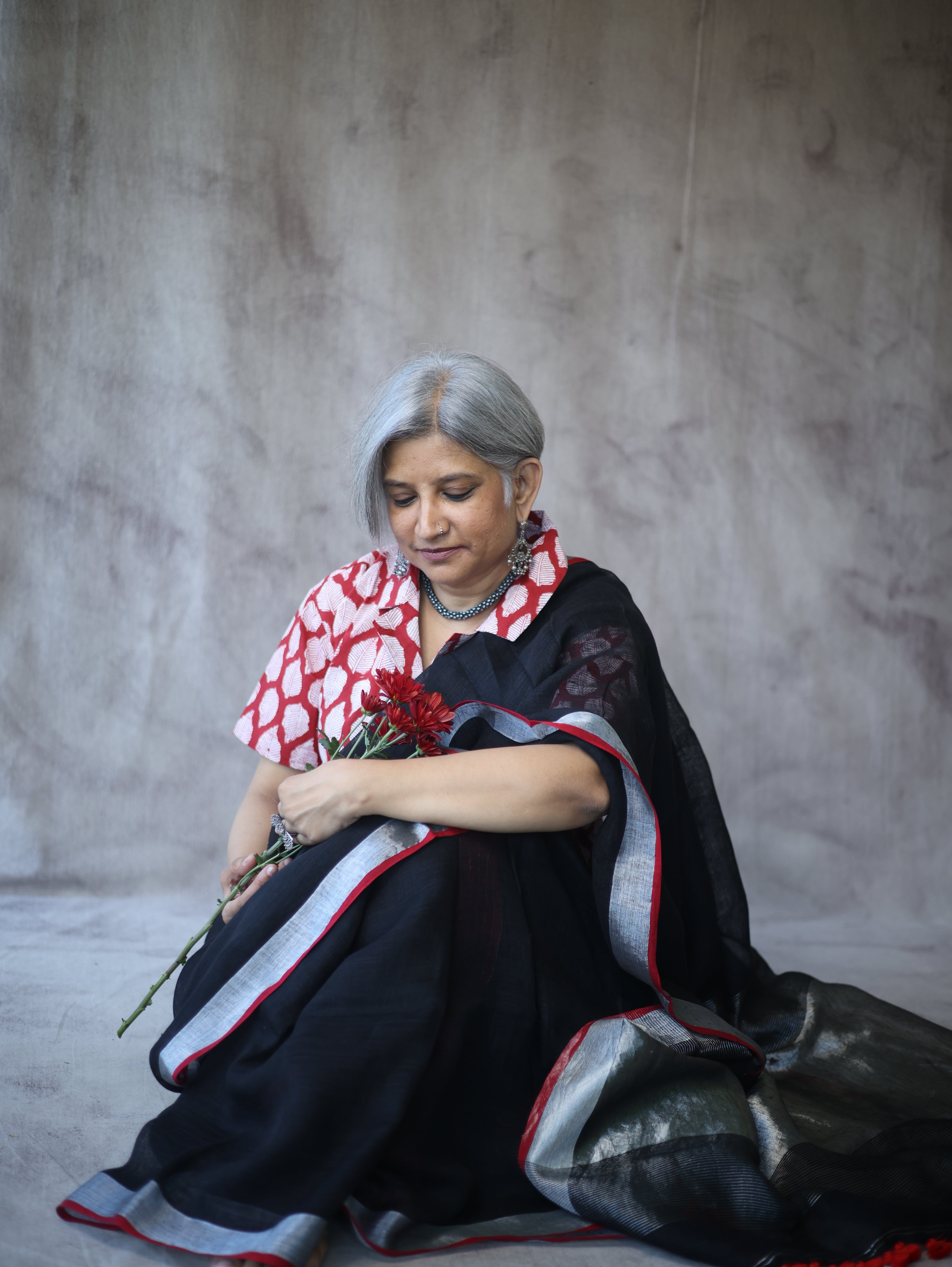 Black Plain Linen Saree-SRBPLS123