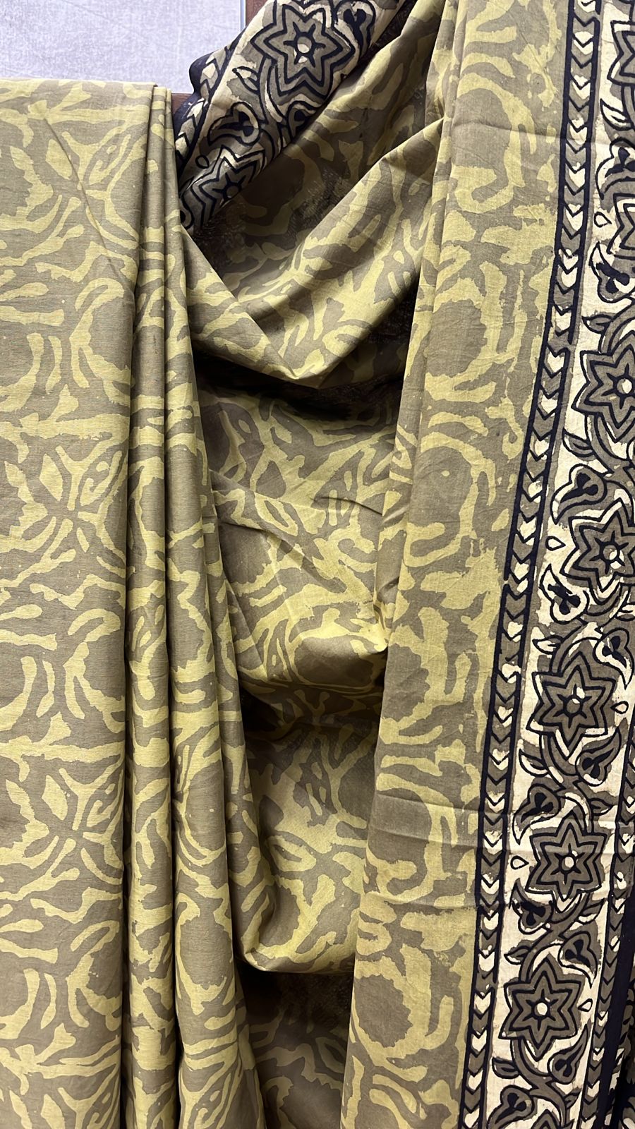 Olive HBP Cotton Saree - SROCS2035