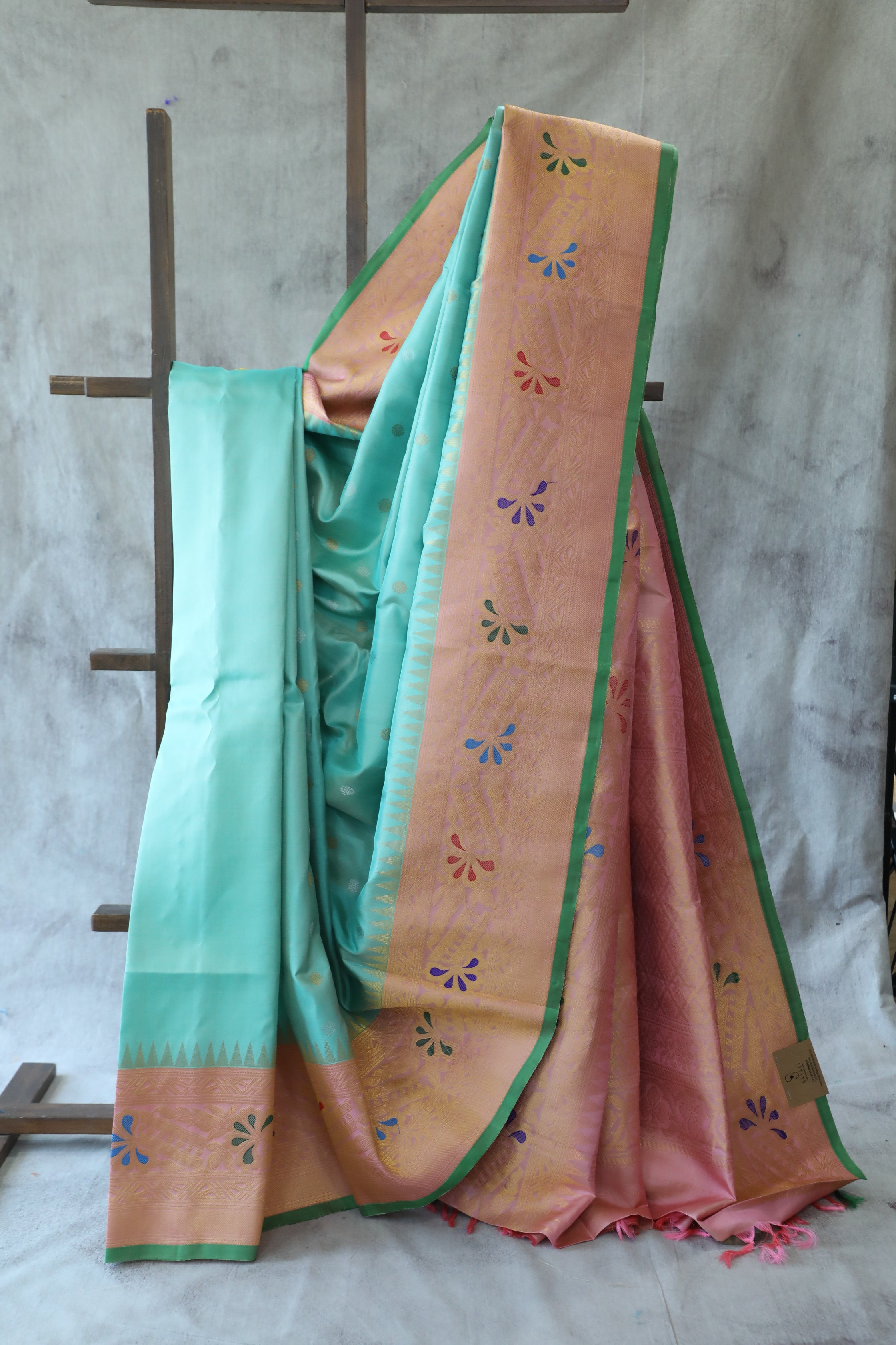 Pastel Turquoise Gadwal Silk Saree - SRPTGSS413