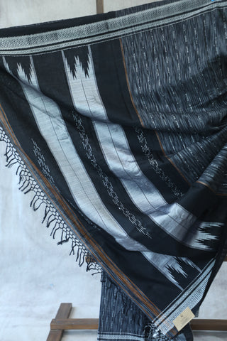 Black-White Cotton Ilkal Saree -SRBWCIS402