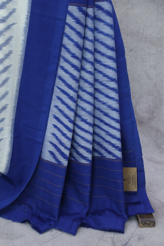 White Pochampalli Cotton Ikat Saree - SRWPCIS238