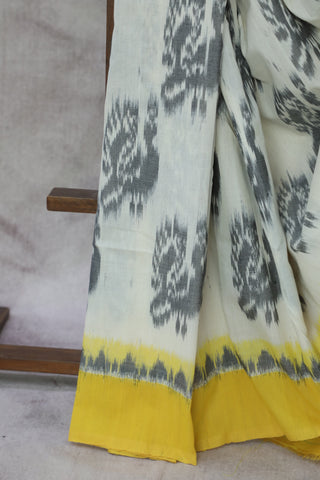 Cream Pochampalli Cotton Ikat Saree - SRCPCIS258