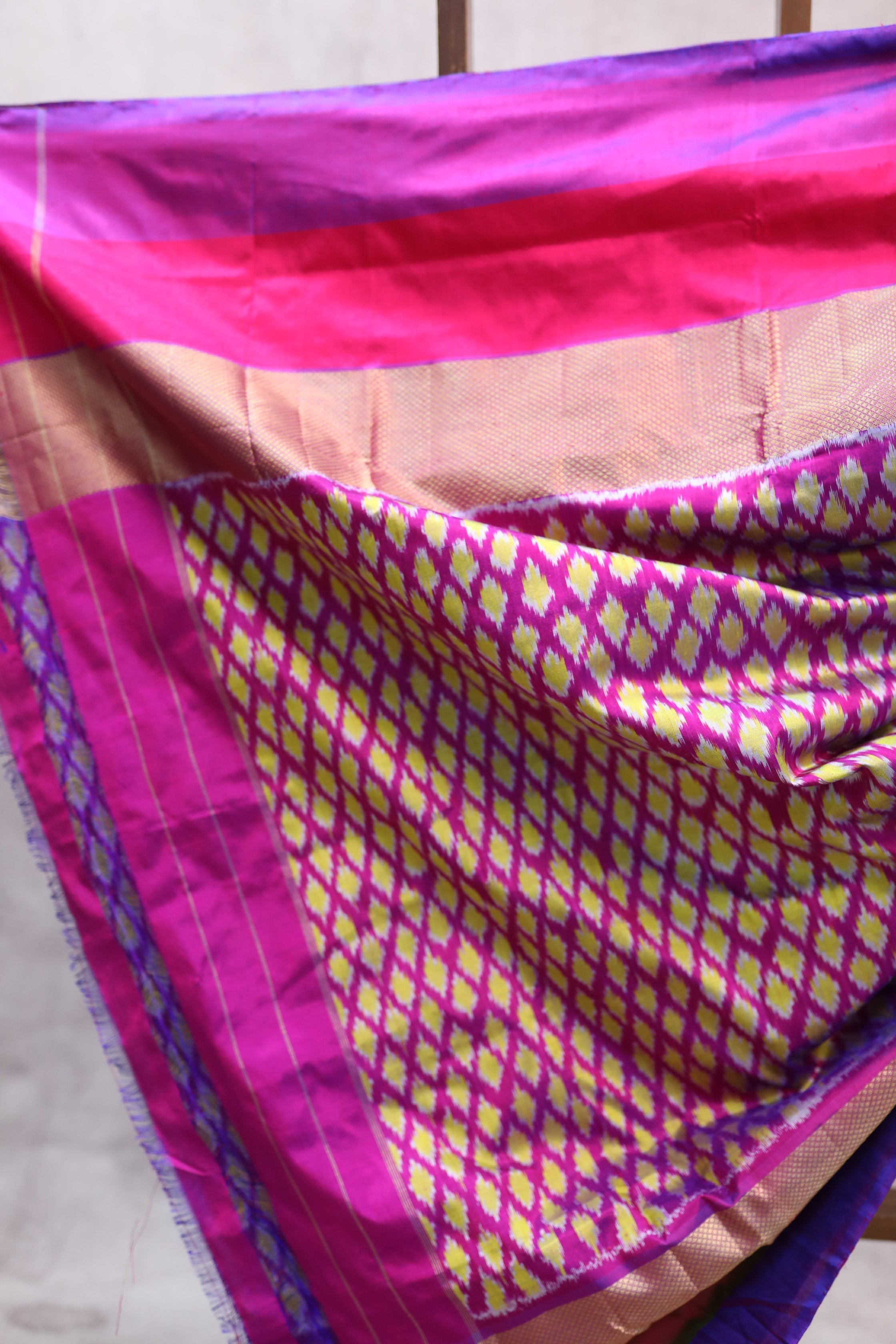 Two Tone Green Pochampalli Silk Ikat Saree-SRTTGPSIS92