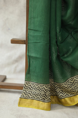 Green HBP Cotton Silk Saree With Maheshwari Border - SRGCSS758