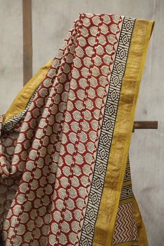 Red HBP Cotton Silk Saree With Maheshwari Border - SRRCSS744