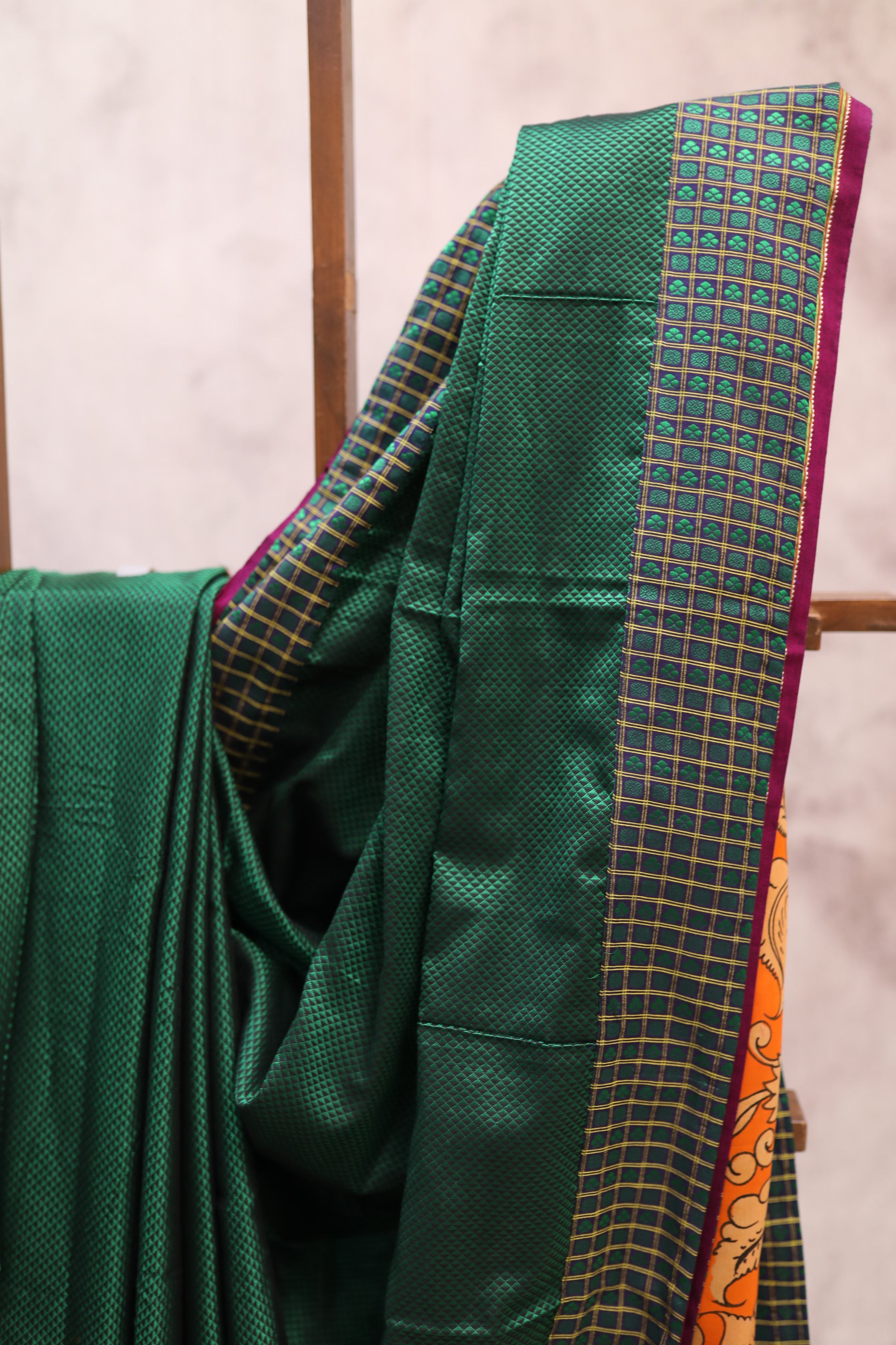 Green Signature Khun Saree