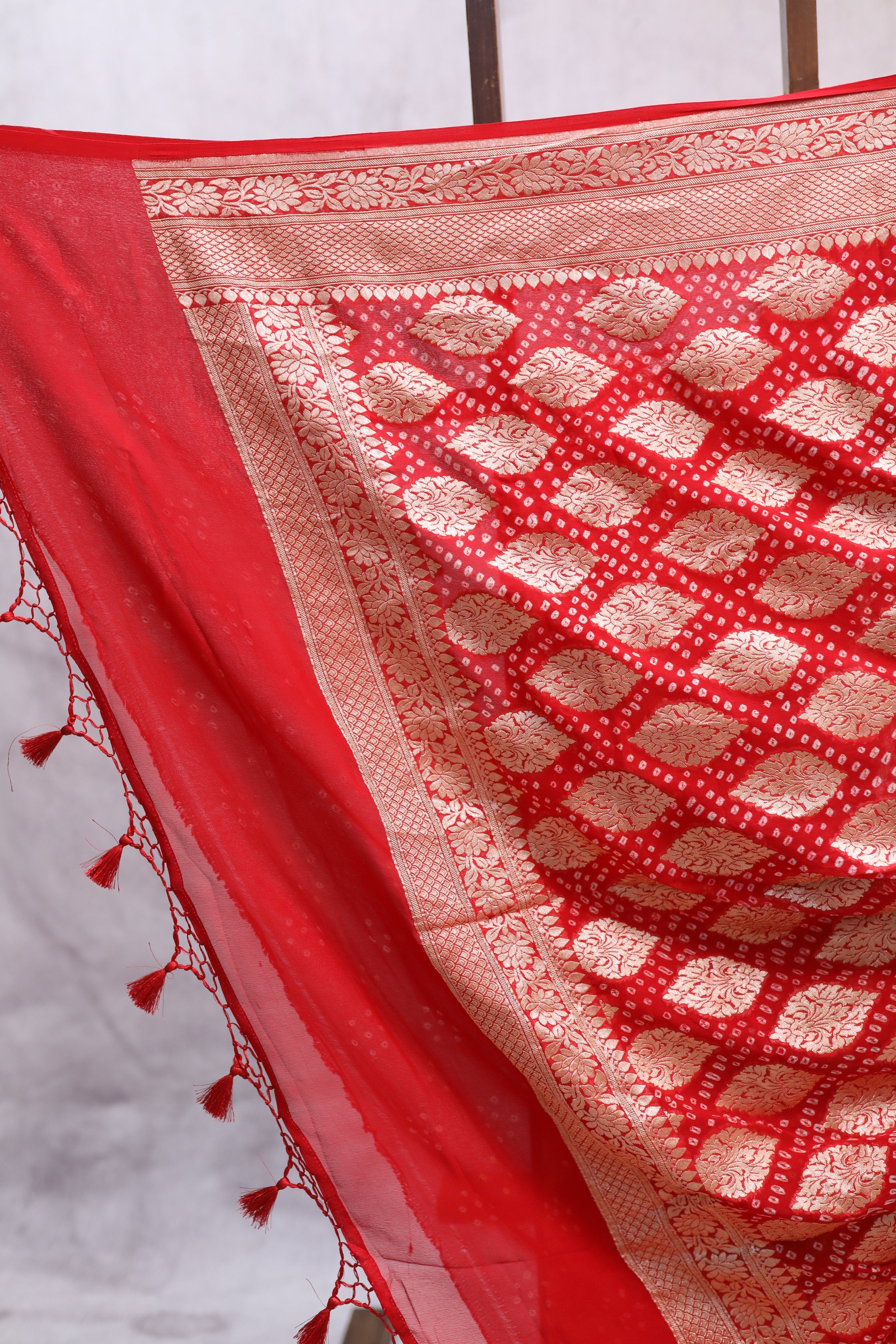 Red Bandhani Georgette Banarasi Silk Saree - SRRBGBSS419