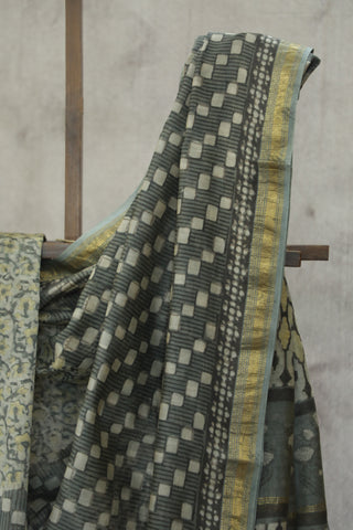 Grey HBP Cotton Silk Chanderi Saree With Maheshwari Border - SRGCSCS592