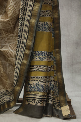 Cream HBP Cotton Silk Saree With Maheshwari Border - SRCCSS798