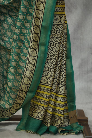 Green HBP Cotton Silk Saree With Maheshwari Border - SRGCSS873