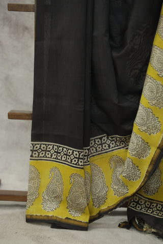 Black HBP Cotton Silk Saree With Chanderi Border - SRBCSS906