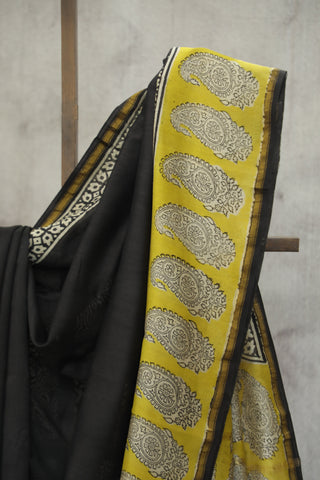 Black HBP Cotton Silk Saree With Chanderi Border - SRBCSS906