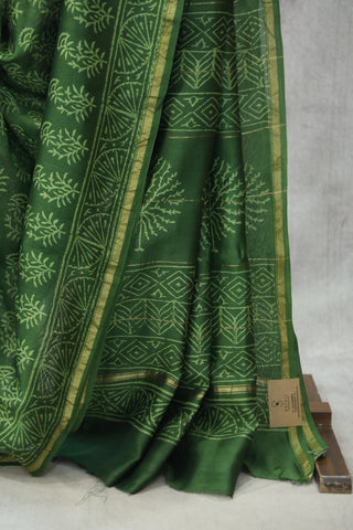 Green HBP Cotton Silk Saree With Chanderi Border - SRGCSS780