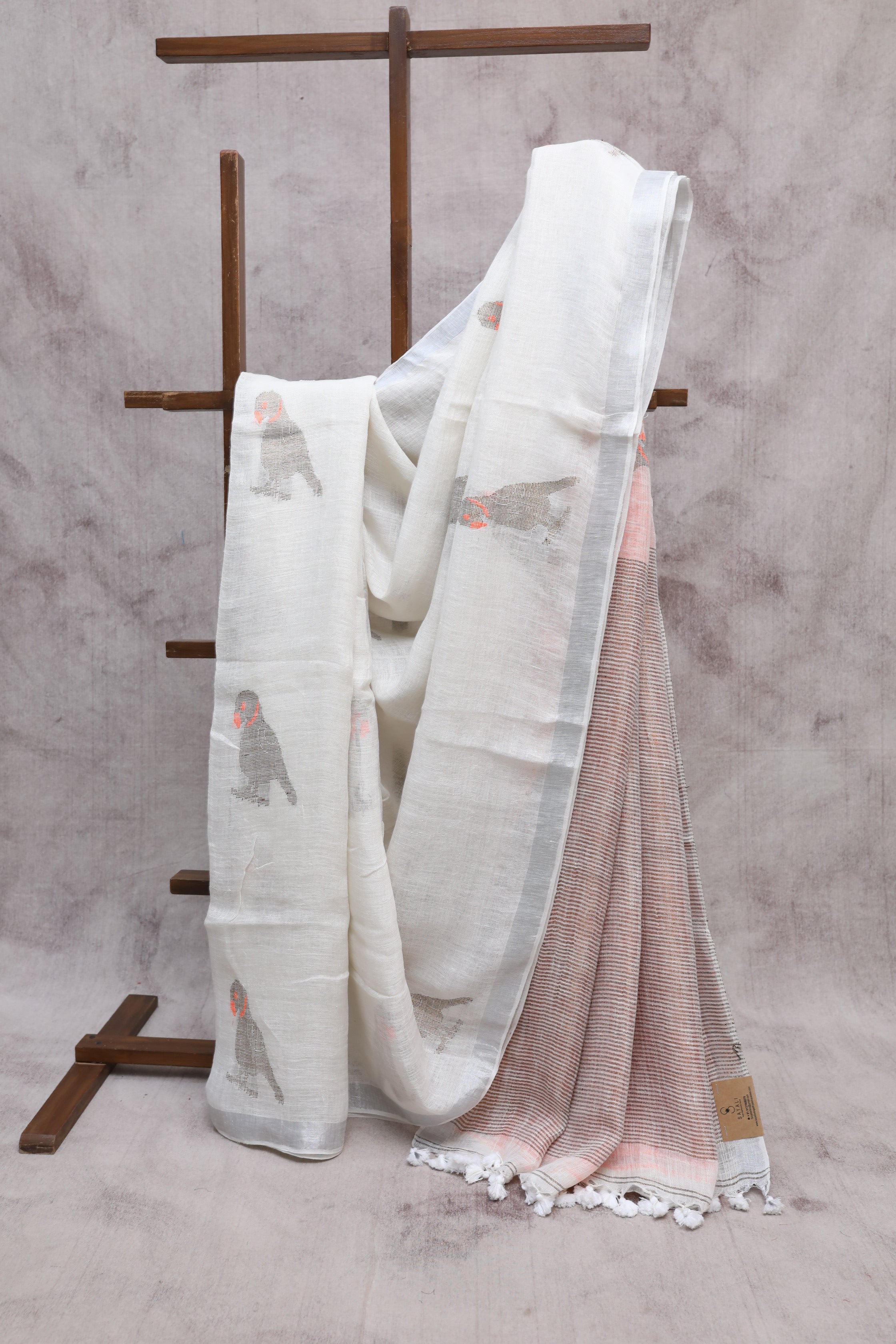 White Parrot Design Linen Jamdani Saree - SRWLJS212