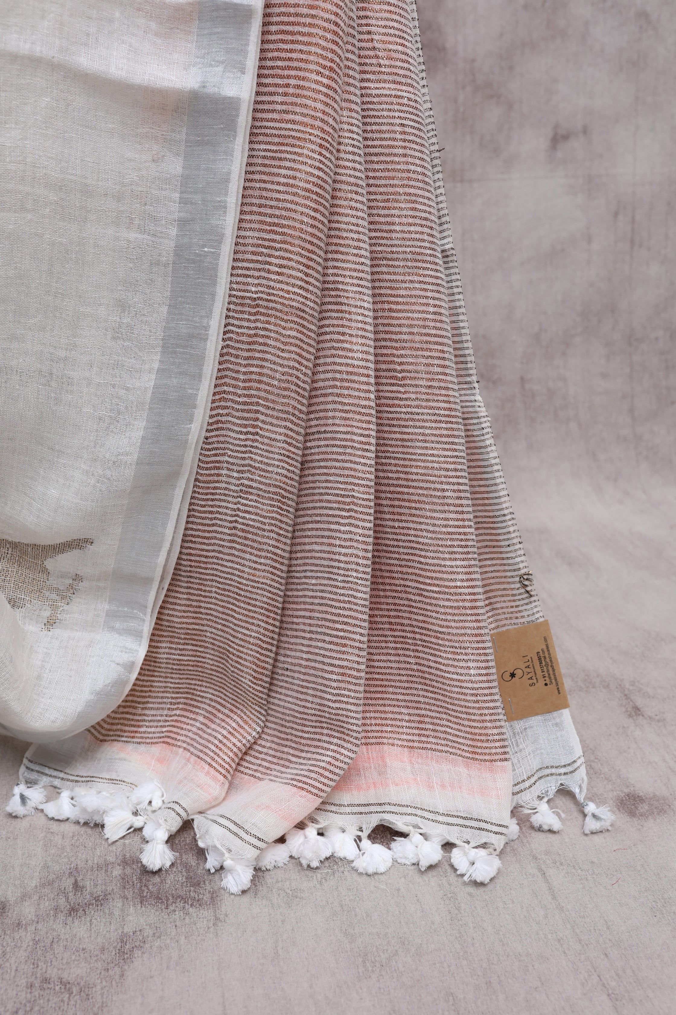 White Parrot Design Linen Jamdani Saree - SRWLJS212