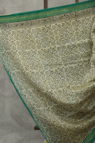 Green HBP Cotton Silk Saree With Maheshwari Border - SRGCSS807