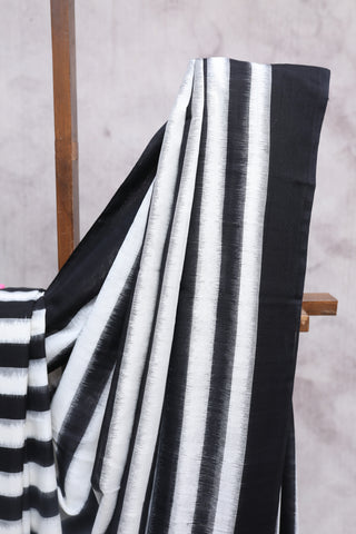 Black-White Pochampalli Cotton Ikat Saree-SRBWPCIS171